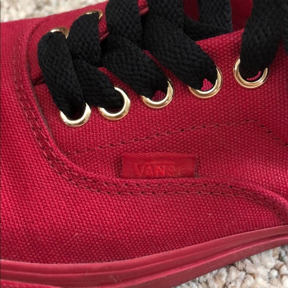 Vans Triple Red Low Lace Up Skate Shoes with Black Laces - Picture 7 of 9